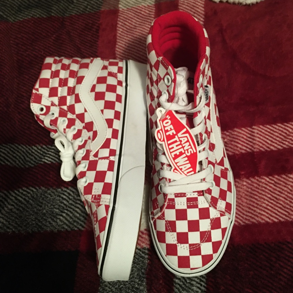 Make Me An Offer :) checkered vans!